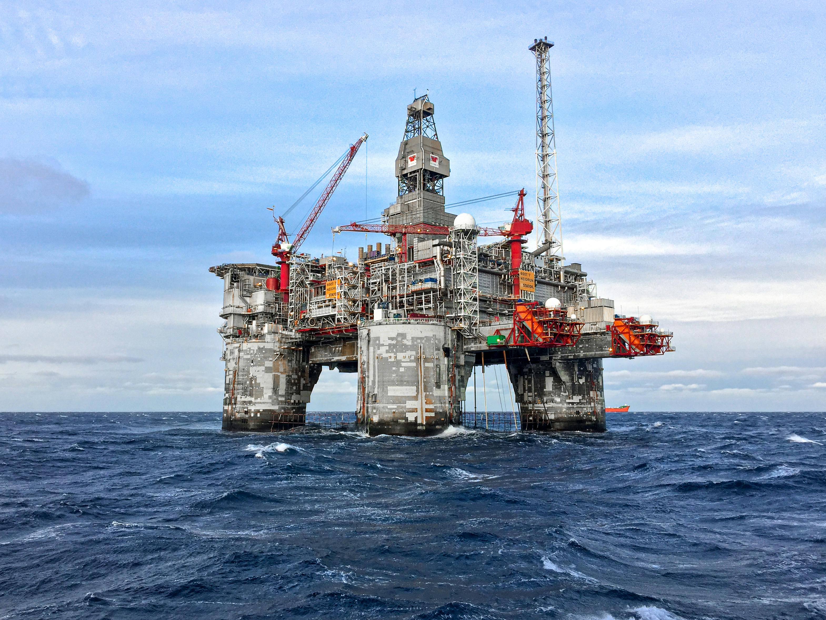 Semi-Submersible Drilling Rig